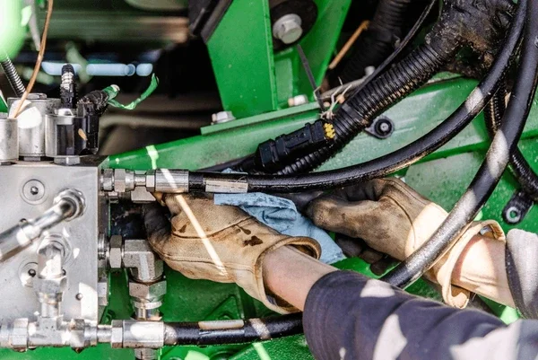 Agricultural Hydraulic Machinery Repairing